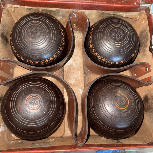 Henselite lawn bowls - lawn, size