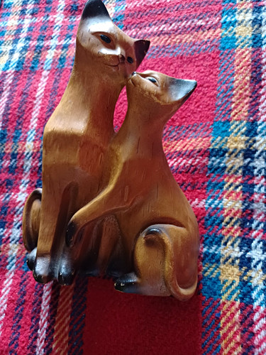 Brown wooden cat - brown,