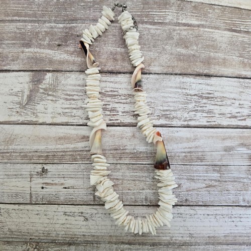 White chipped puka sea - white,