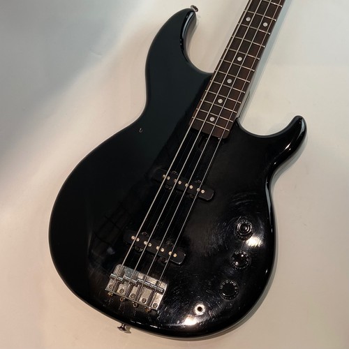 Yamaha black broad bass - black,