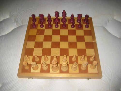 German travel staunton chess - german,