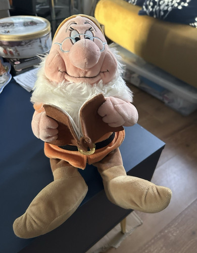 Disney store doc - disney,