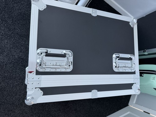 Heavy duty flight case - heavy,