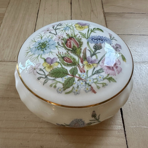 Small white floral - small,