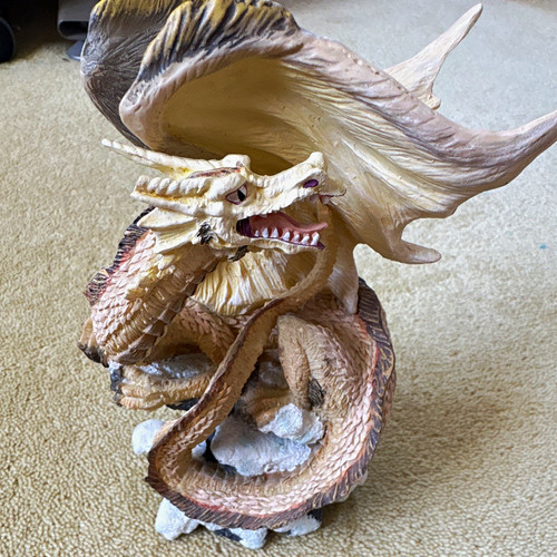 Beige gold land the dragon - land,