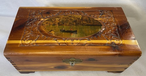 Vtg cedar wood folk art - cedar, box