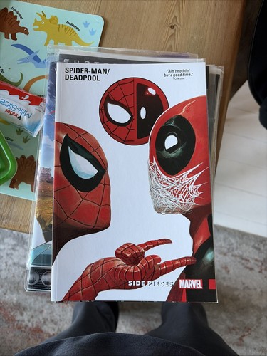 Spider man deadpool side - spider-man/deadpool,