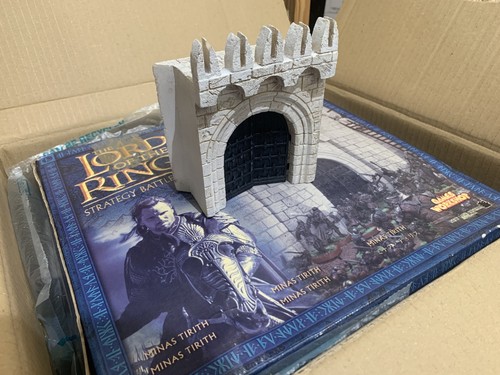 Minas tirith castle gate and - tirith,
