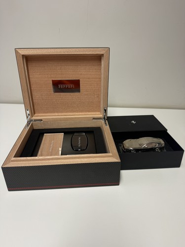 Genuine ferrari 812 superfast - genuine,