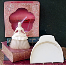 Crinoline lady brush & tray