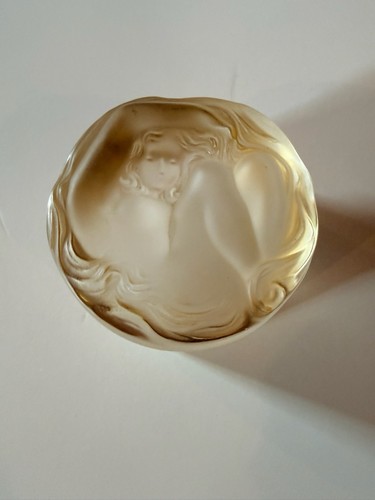 Signed lalique daphne lady - signed,
