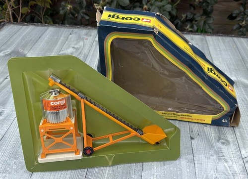 Corgi farm silo grain - corgi,
