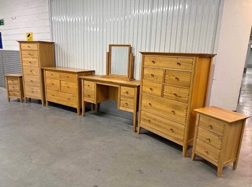Willis gambier oak chest - gambier,