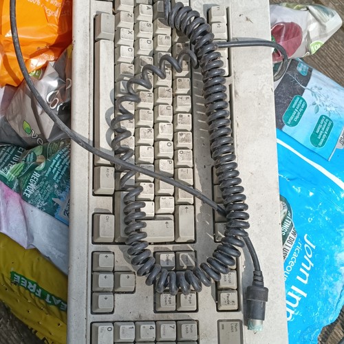 Vintage ibm beige wired - vintage.,