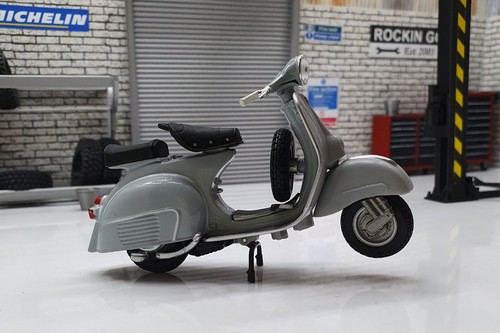 Vespa 125 vnb - 1962, scale