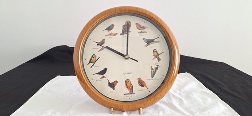 Quartz wall clock illustration - clock,