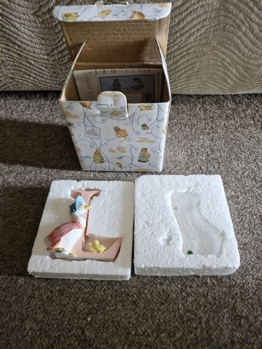 Alphabet jemima puddle duck - l, puddle-duck