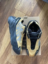 Adidas YEEZY 700 Boost MNVN