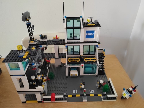 Lego city police headquarters - lego,