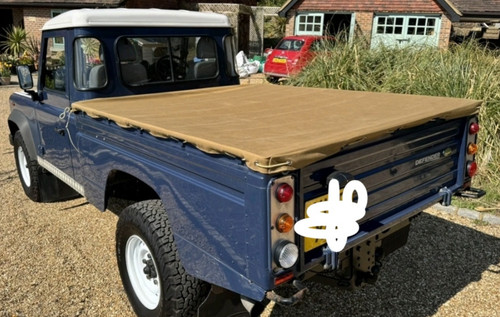 Land rover defender 110 waxed - land,