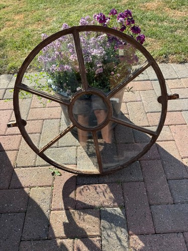 Cast iron bullseye - bullseye, circular