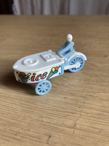 Vintage plastic ice - vintage,