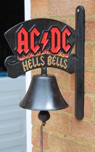 Hell bell cast - ac/dc, hell's