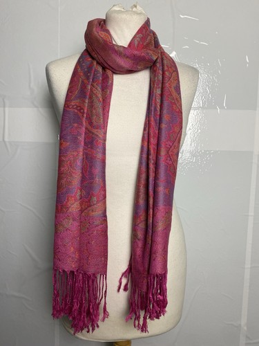 Vibrant fuchsia pink paisley - vibrant,