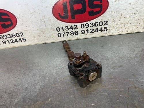 Rear brake slave cylinder - r/h,