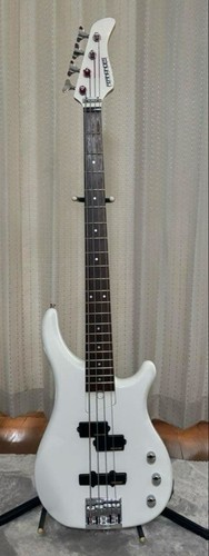 Fernandes white electric - electric, bass