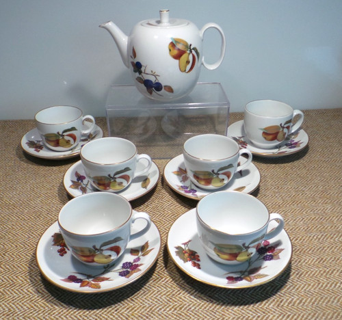 Royal worcester evesham gold - worcester,