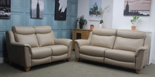 PARKER KNOLL MANHATTAN ELECTRIC L2 & 2 SEATER SOFAS IN PEBBLE LEATHER. RRP £7398