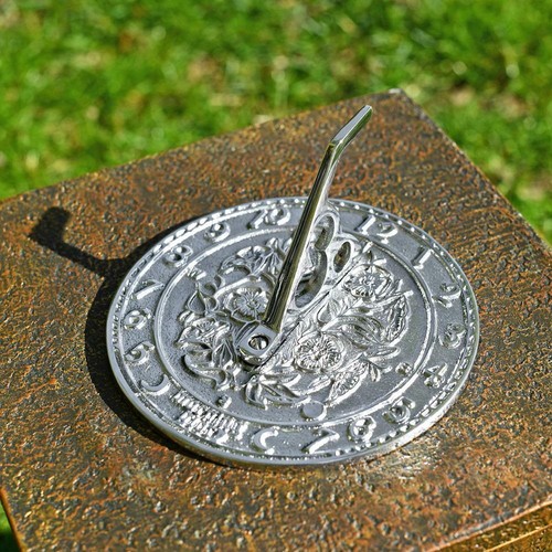 Chrome garden sundial 14cm - chrome,