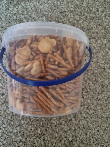 Pretzel party mix mini - ,