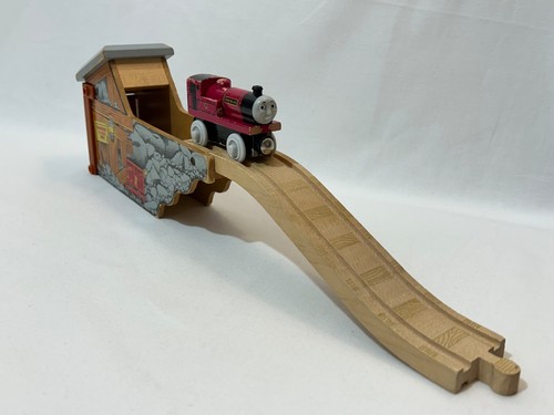 Wooden mine tunnel ascending - wooden,