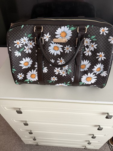 Beautiful river island - beautiful,