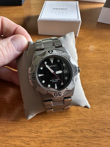 Seiko titanium dive watch - seiko,