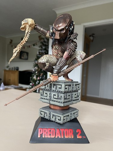 Sideshow predator - 🟠, 2