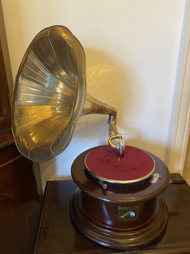Reproduction gramophone player - reproduction,