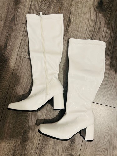 Size white gogo boots - uk,