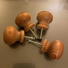 4x  Pine Knobs 34x34mm Wooden