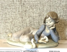 LLADRO Porcelain Figure Girl