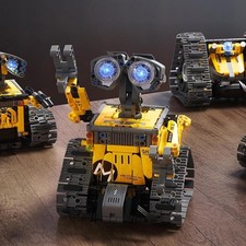 560PCS Technic Robot Building