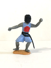 1 x TIMPO TOYS 1960/70's. MEDIEVAL FOOT KNIGHT. 1/32 PLASTIC SOLDIER