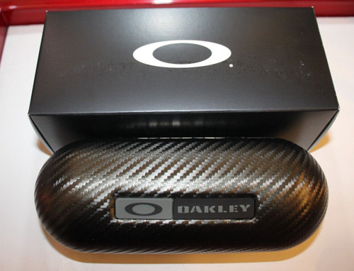 Oakley large carbon - large,