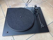 Pro-Ject Debut Turntable -