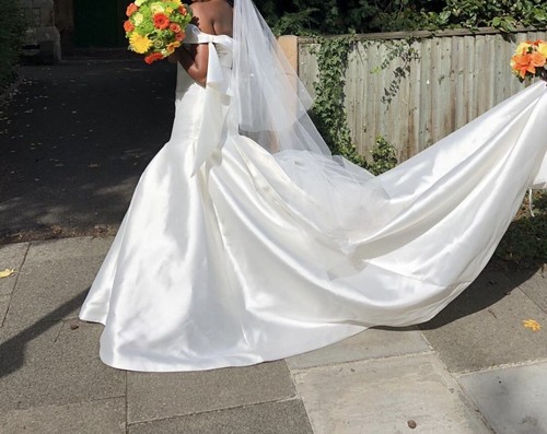 Stunning line off shoulder - stunning,