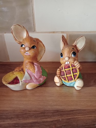 Vintage pendelfin rabbits pie - vintage,