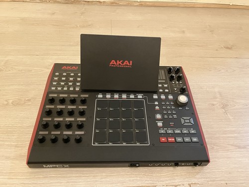 Akai mpc music sampler - x,