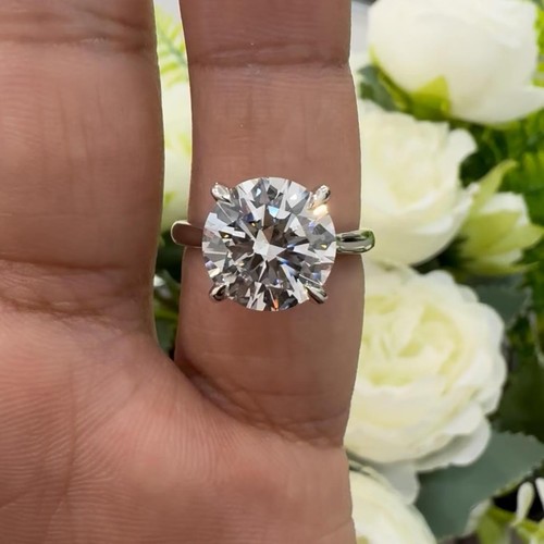 Round diamond engagement ring - round,